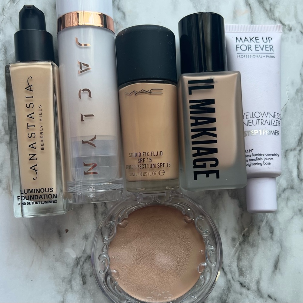 Foundation/primer bundle.